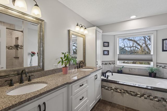 3308 Wild Horse Pass NW, Prior Lake, MN 55372