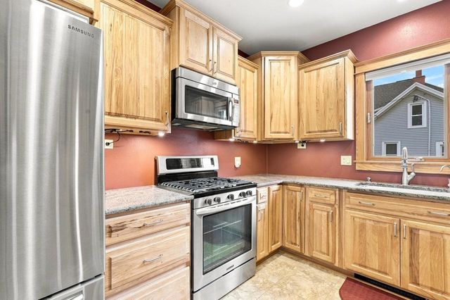 1903 Salisbury ROAD, West Bend, WI 53090