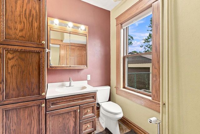1903 Salisbury ROAD, West Bend, WI 53090