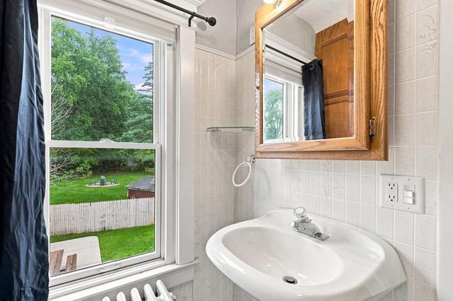 1903 Salisbury ROAD, West Bend, WI 53090