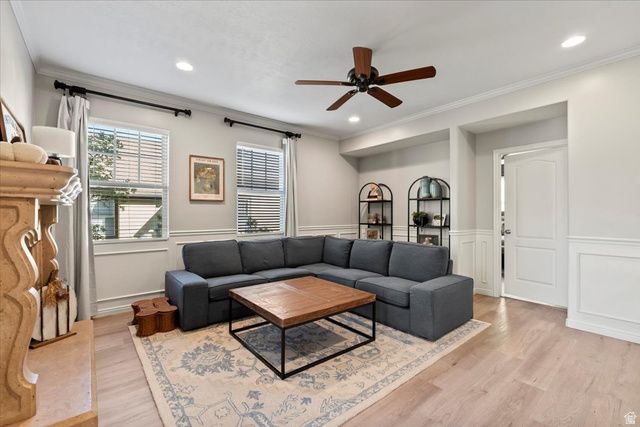 10984 S MANITOU WAY, South Jordan, UT 84009