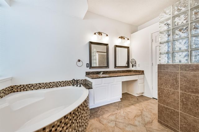 3304 Autumn Forest Drive, Pearland, TX 77584
