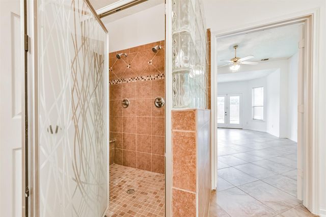 3304 Autumn Forest Drive, Pearland, TX 77584