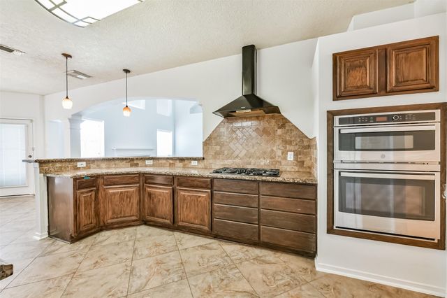 3304 Autumn Forest Drive, Pearland, TX 77584