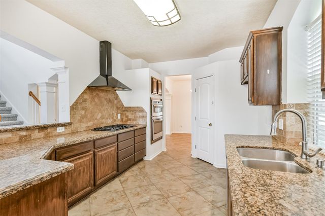 3304 Autumn Forest Drive, Pearland, TX 77584