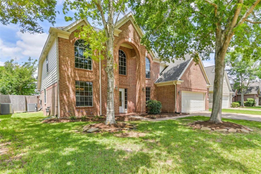 3304 Autumn Forest Drive, Pearland, TX 77584