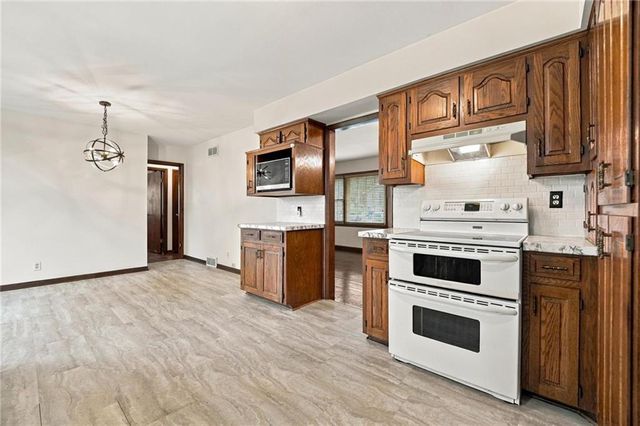 4814 Arlington Avenue, Kansas City, MO 64133