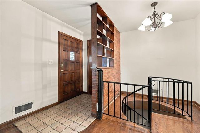 4814 Arlington Avenue, Kansas City, MO 64133