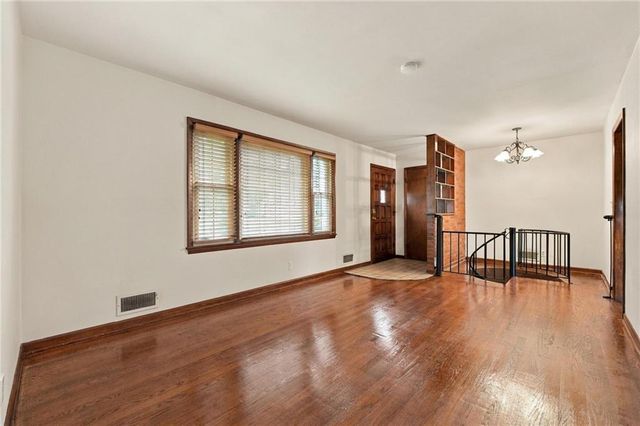 4814 Arlington Avenue, Kansas City, MO 64133