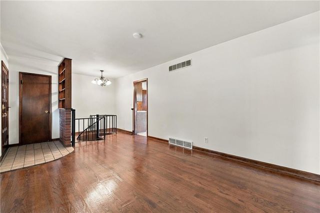 4814 Arlington Avenue, Kansas City, MO 64133