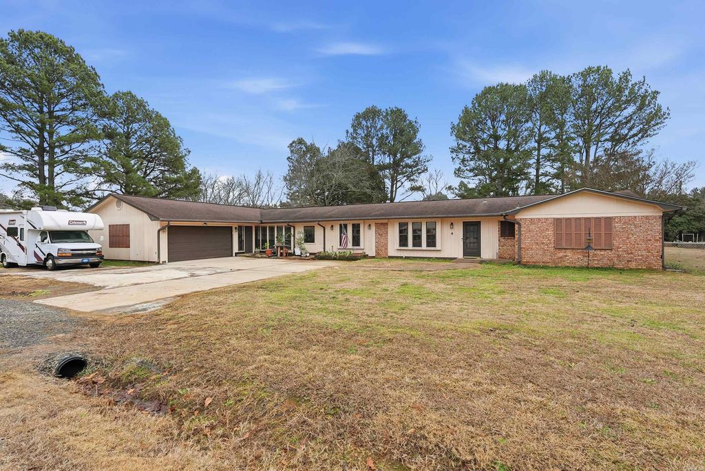 4 Spradlin Rd, Conway, AR 72032