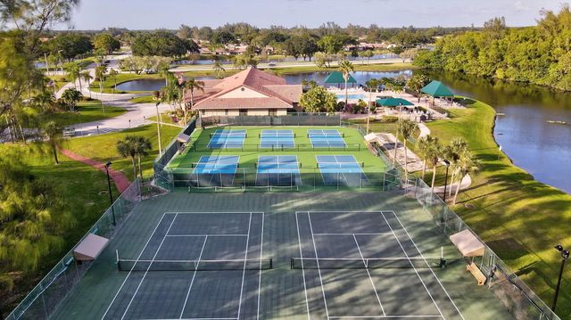 5853 Parkwalk Drive, Boynton Beach, FL 33472