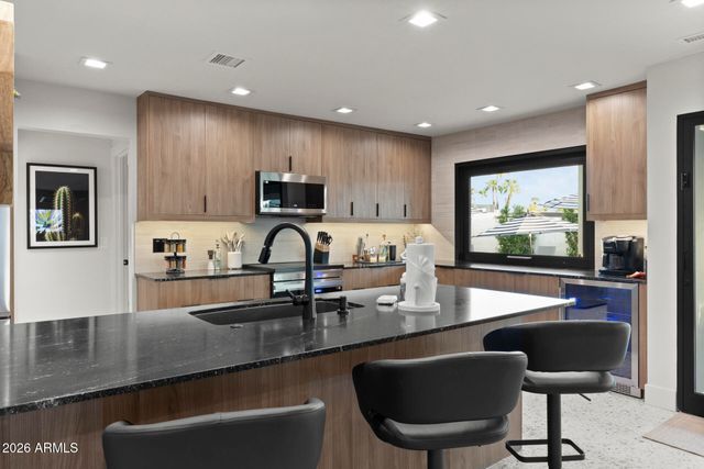 6429 E SHARON Drive, Scottsdale, AZ 85254