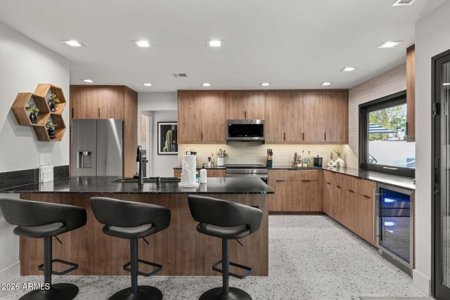 6429 E SHARON Drive, Scottsdale, AZ 85254