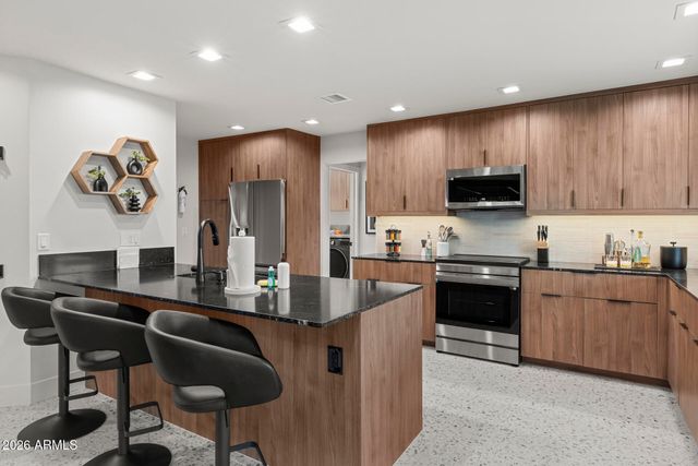 6429 E SHARON Drive, Scottsdale, AZ 85254
