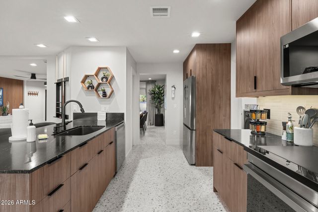 6429 E SHARON Drive, Scottsdale, AZ 85254