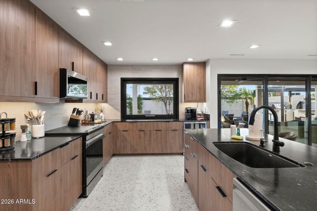 6429 E SHARON Drive, Scottsdale, AZ 85254
