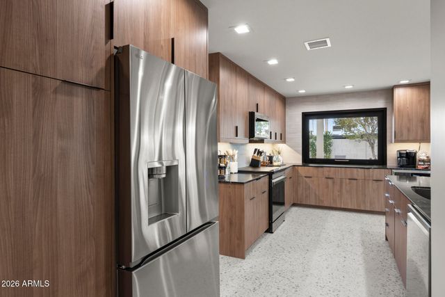 6429 E SHARON Drive, Scottsdale, AZ 85254