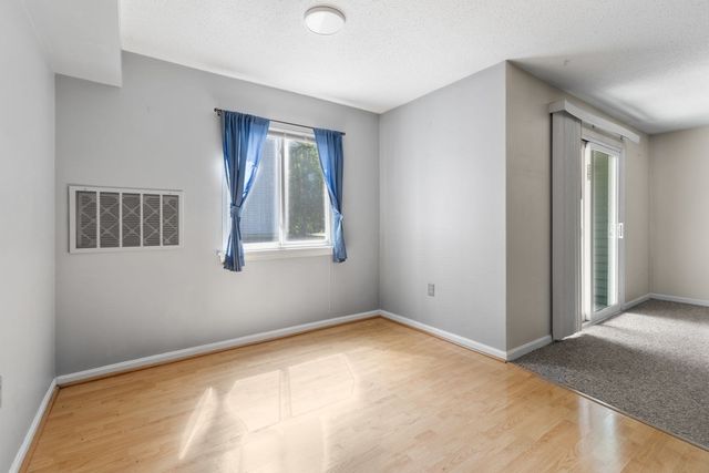 12 Beals Cove Rd B, Hingham, MA 02043
