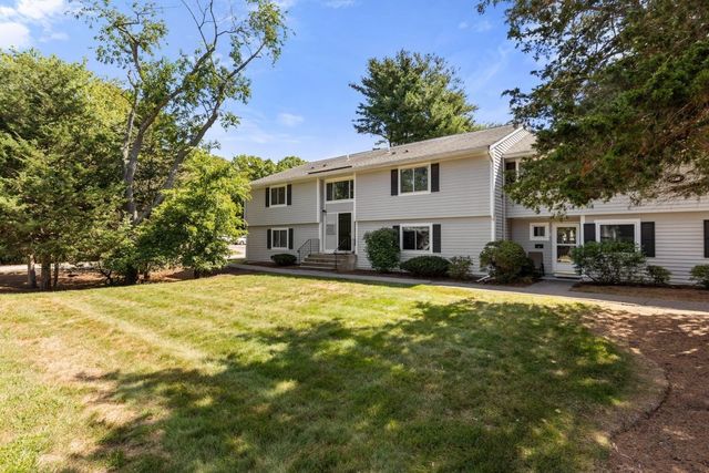 12 Beals Cove Rd B, Hingham, MA 02043