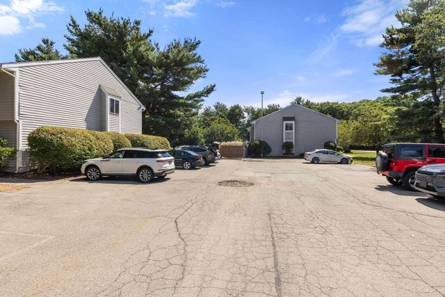 12 Beals Cove Rd B, Hingham, MA 02043