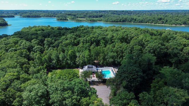 12 Beals Cove Rd B, Hingham, MA 02043