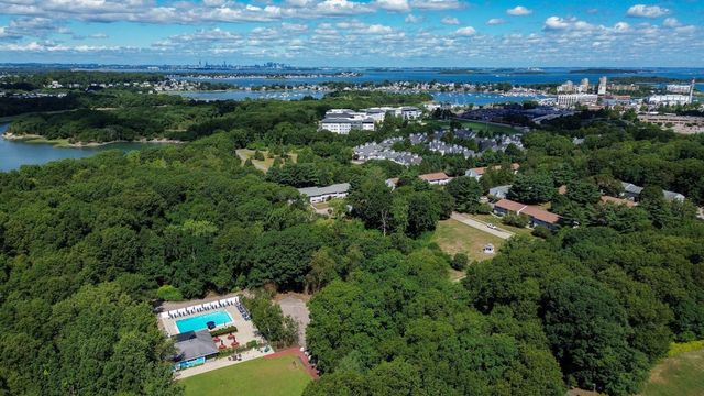 12 Beals Cove Rd B, Hingham, MA 02043