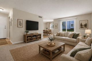 12 Beals Cove Rd B, Hingham, MA 02043