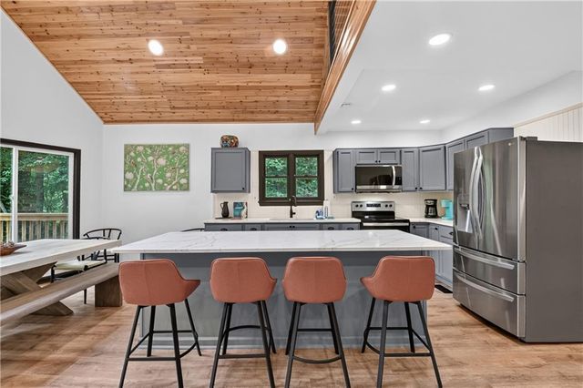 2 Watson Gap Road, Mineral Bluff, GA 30559