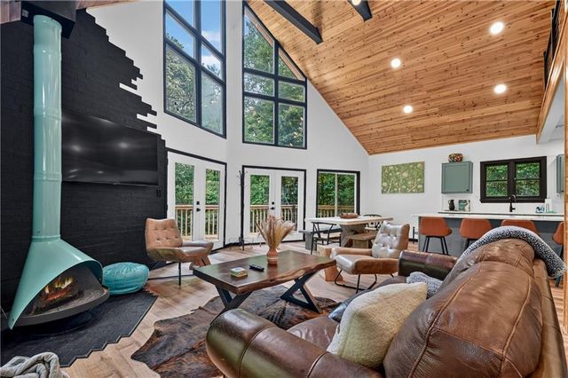 2 Watson Gap Road, Mineral Bluff, GA 30559