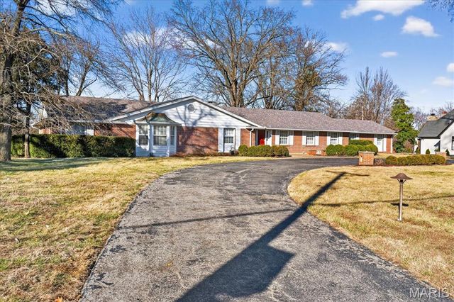 11549 Clayton Road, St Louis, MO 63131