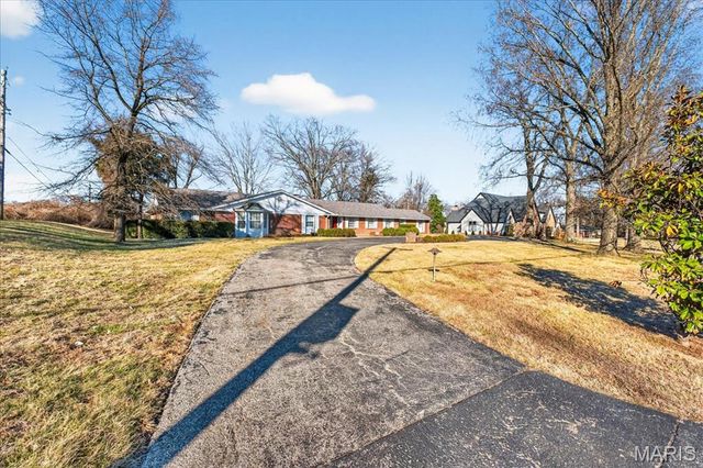 11549 Clayton Road, St Louis, MO 63131