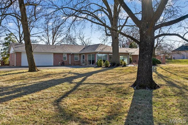 11549 Clayton Road, St Louis, MO 63131