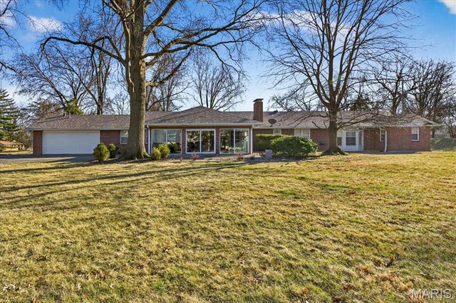 11549 Clayton Road, St Louis, MO 63131