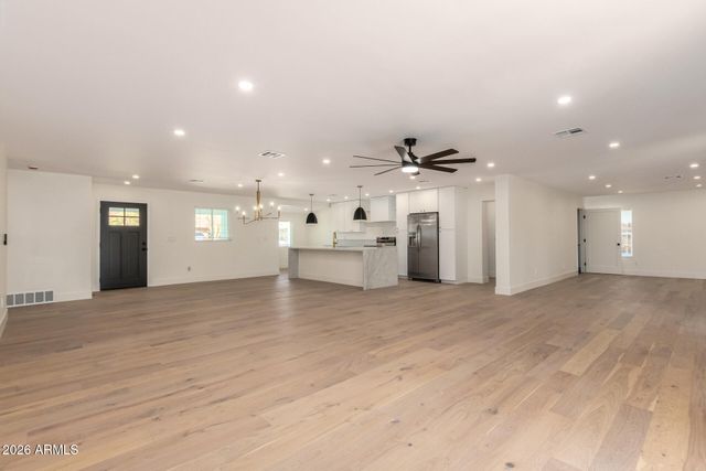 829 E DESERT PARK Lane, Phoenix, AZ 85020