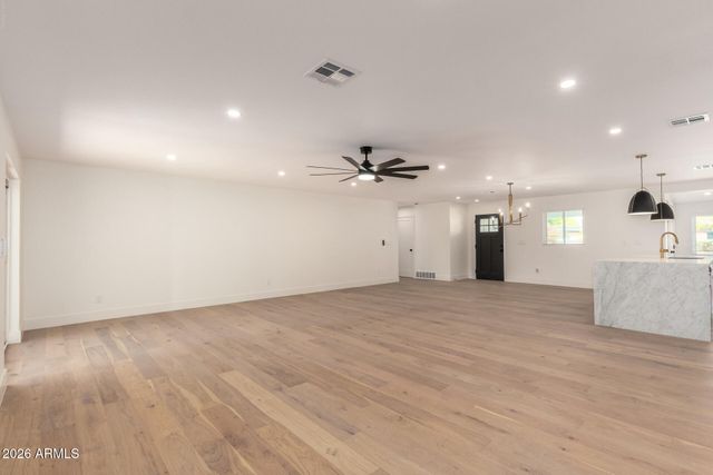 829 E DESERT PARK Lane, Phoenix, AZ 85020