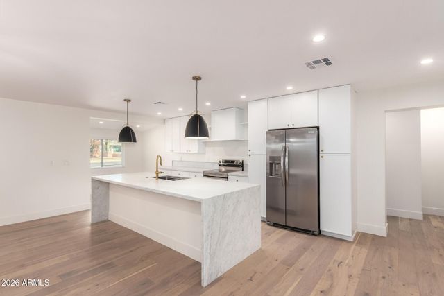 829 E DESERT PARK Lane, Phoenix, AZ 85020