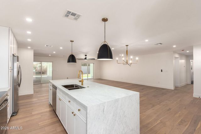 829 E DESERT PARK Lane, Phoenix, AZ 85020