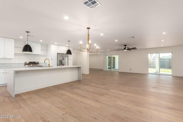 829 E DESERT PARK Lane, Phoenix, AZ 85020