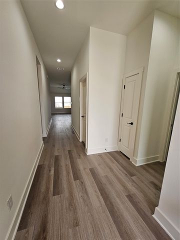 605 Begonia Drive, Azle, TX 76029