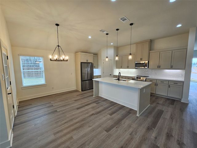 605 Begonia Drive, Azle, TX 76029