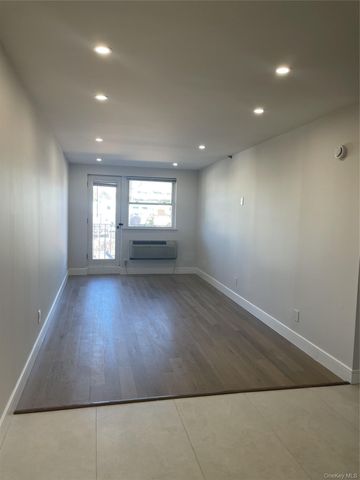 320 Post Avenue 3A, Westbury, NY 11590