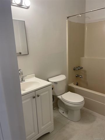 320 Post Avenue 3A, Westbury, NY 11590