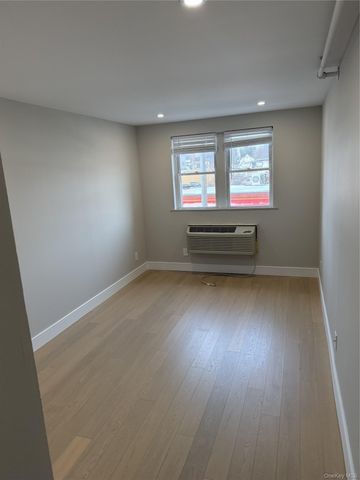 320 Post Avenue 3A, Westbury, NY 11590