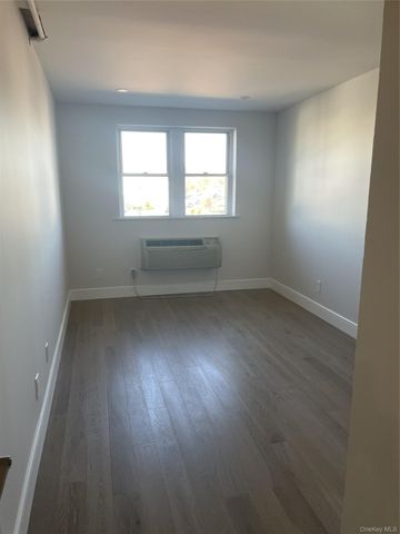 320 Post Avenue 3A, Westbury, NY 11590