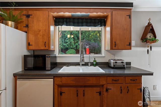 4025 Brouse Boulevard W, University Place, WA 98466