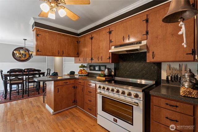 4025 Brouse Boulevard W, University Place, WA 98466