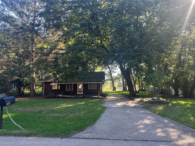 21776 E Fairway Drive S, Southfield, MI 48033