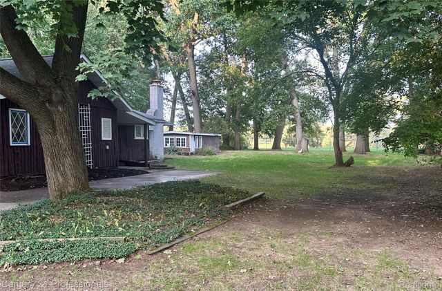21776 E Fairway Drive S, Southfield, MI 48033