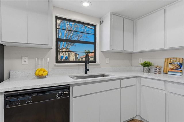 8810 41ST STREET N, Pinellas Park, FL 33782